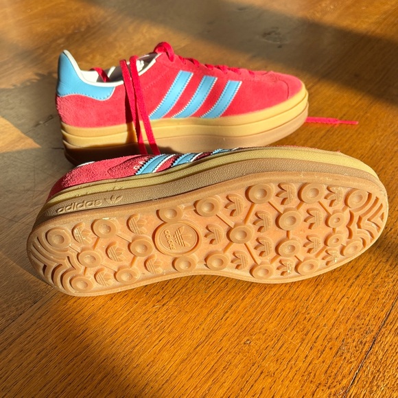 Adidas Gazelle Women's Red and Blue Sneakers - Picture 2 of 5